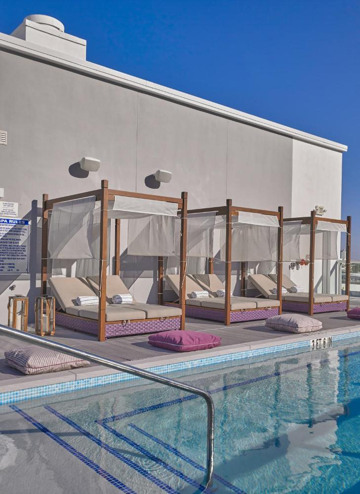 Courtyard 1 Bedroom Suite - with Kitchenette and Standing Balcony interior